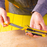 Deli 50 Pieces Box Cutter Button Locker Plastic Handle Soft-grip Knife DL009